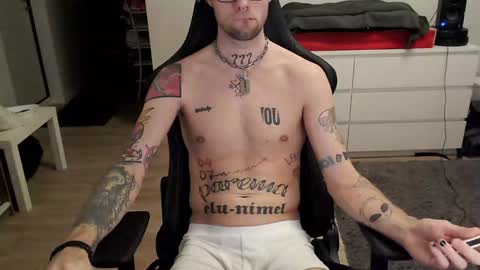 Snapshot of kyle_alternative chatting on 01-24-25, 12:42 Kyle online show from 01-24-25, 12:42