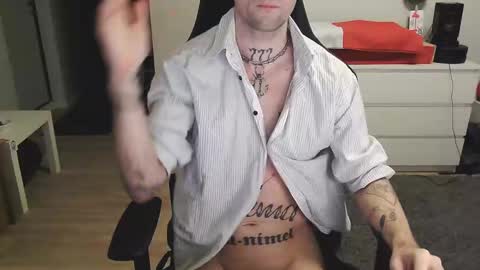 Snapshot of kyle_alternative chatting on 02-16-25, 02:42 Kyle online show from 02-16-25, 02:42