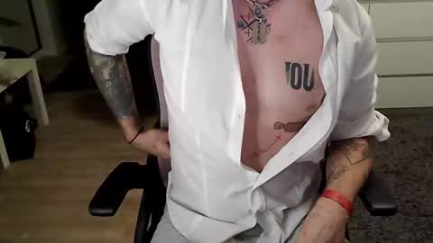 Snapshot of kyle_alternative chatting on 10-11-25, 02:22 Kyle online show from 10-11-25, 02:22