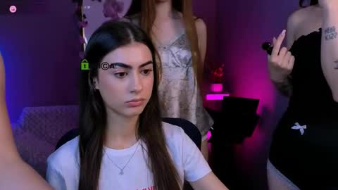 Snapshot of kylie_angel3 chatting on 10-14-25, 07:36 Kylie loves u online show from 10-14-25, 07:36