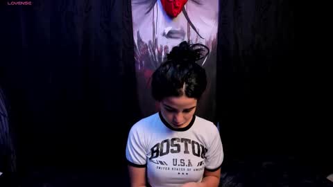 submissive demon Please help me to reach 500 thumbs up online show from 09-26-25, 11:31