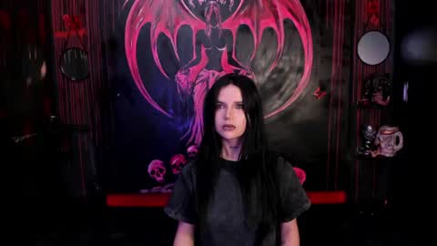 Snapshot of kylie_foxx1 chatting on 06-26-26, 01:32 submissive demon Please help me to reach 500 thumbs up online show from 06-26-26, 01:32
