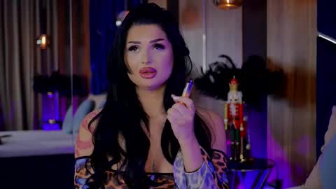 Snapshot of kylie_kroft chatting on 12-21-25, 10:17 Kylie online show from 12-21-25, 10:17