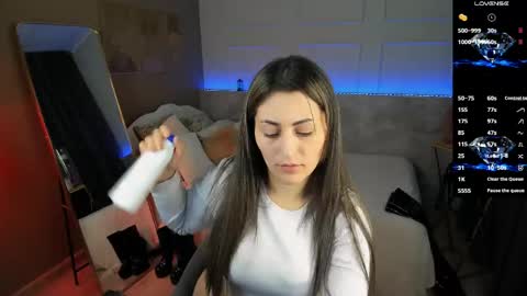 Kylie online show from 04-25-26, 01:14