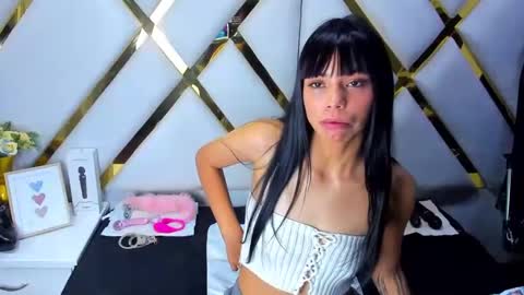 Snapshot of kylie_sexx chatting on 12-05-24, 02:31 kylie online show from 12-05-24, 02:31