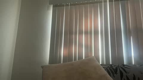 kylie_star30 online show from 04-17-26, 01:08