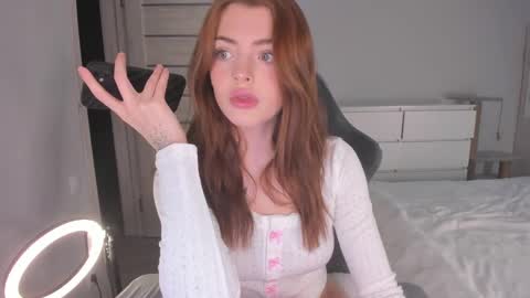 Snapshot of kylie_starrrr chatting on 03-12-25, 07:49 Ann online show from 03-12-25, 07:49