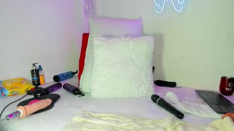 kylie Sttel online show from 12-31-24, 03:55