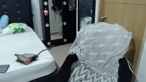 Snapshot of kylie_switch chatting on 01-04-25, 04:33 Instagram Kylie switch  followme  buy lovense here online show from 01-04-25, 04:33