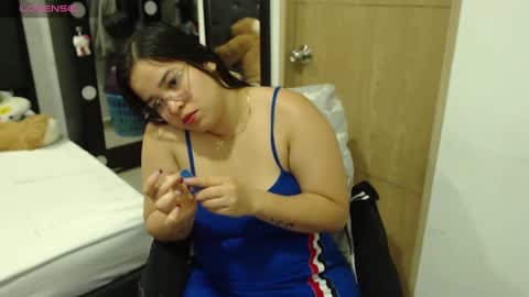 Snapshot of kylie_switch chatting on 02-28-25, 08:28 Instagram Kylie switch  followme  buy lovense here online show from 02-28-25, 08:28