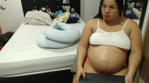 Snapshot of kylie_switch chatting on 10-11-25, 12:21 Instagram Kylie switch  followme  buy lovense here online show from 10-11-25, 12:21
