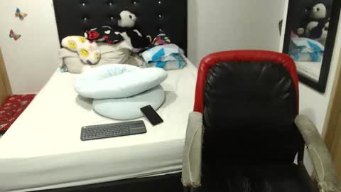 Snapshot of kylie_switch chatting on 10-20-25, 11:38 Instagram Kylie switch  followme  buy lovense here online show from 10-20-25, 11:38