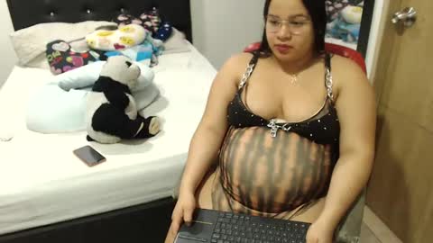Snapshot of kylie_switch chatting on 11-01-25, 01:40 Instagram Kylie switch followme buy lovense here online show from 11-01-25, 01:40