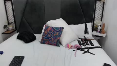 Melissa online show from 01-25-25, 03:09