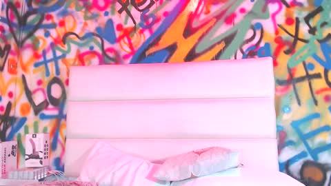 Melissa online show from 02-04-25, 01:59