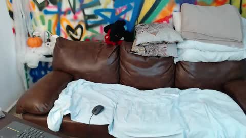 Melissa online show from 11-01-25, 10:39