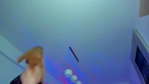 Snapshot of kylieety chatting on 12-29-24, 07:06 KYLIE online show from 12-29-24, 07:06