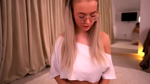 Kylie online show from 06-04-26, 08:26