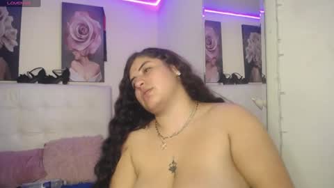 Snapshot of kylievoosx18 chatting on 07-20-26, 10:01 kylievoosx online show from 07-20-26, 10:01