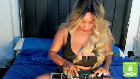 Snapshot of kyliewhiteboobs chatting on 04-07-26, 10:20 kylie white boobs online show from 04-07-26, 10:20