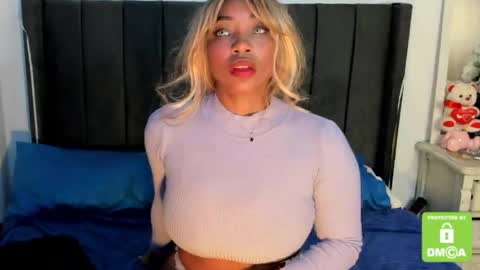 kylie white boobs online show from 04-08-26, 09:59