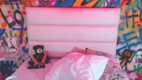 Kylie online show from 02-04-25, 06:17