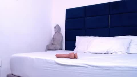 Kylie online show from 03-10-25, 05:07