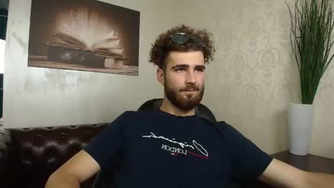 KyloEast online show from 06-21-26, 07:22