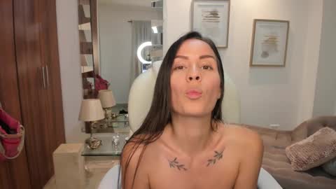 Snapshot of kymberlysweet chatting on 01-05-25, 02:52 Kymberly online show from 01-05-25, 02:52