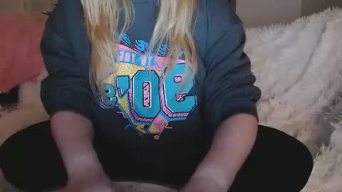 Snapshot of kymchi chatting on 10-13-25, 11:38 Check Out My NSFW OnlyFans Link On Bio online show from 10-13-25, 11:38