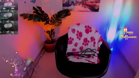 Kyomi online show from 11-14-25, 01:43