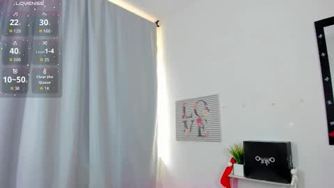 Snapshot of kyoto_sr chatting on 12-05-25, 07:10 Alejandra online show from 12-05-25, 07:10