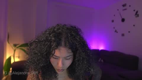 schedule 300 pm - 1100pm colombia time online show from 02-17-26, 11:55