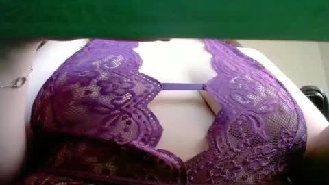 kyrradavis online show from 10-15-25, 08:47