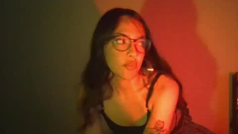 Snapshot of kyruummie chatting on 03-25-26, 03:34 kyruu online show from 03-25-26, 03:34