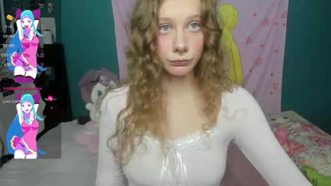 Snapshot of l1ttlekiki chatting on 09-27-25, 05:07 Sara online show from 09-27-25, 05:07