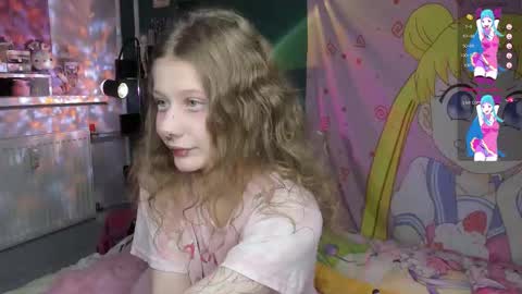 Snapshot of l1ttlekiki chatting on 10-07-25, 02:47 Sara online show from 10-07-25, 02:47