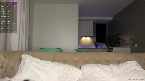 Julie online show from 11-08-25, 07:19