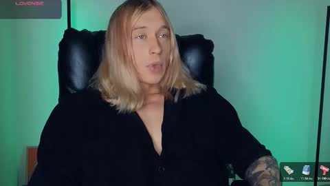 Snapshot of l_adonis_l chatting on 12-20-25, 07:37 Adonis online show from 12-20-25, 07:37