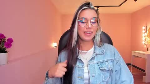 T A T I A N A online show from 05-19-26, 11:27