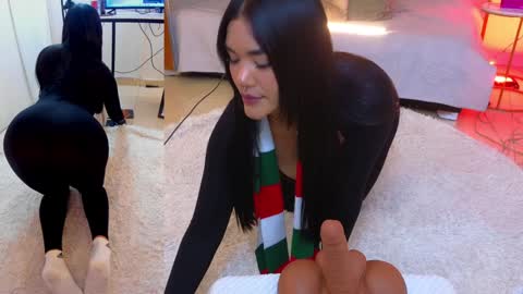 Snapshot of laady_brownn chatting on 12-24-24, 03:05 Cris  online show from 12-24-24, 03:05