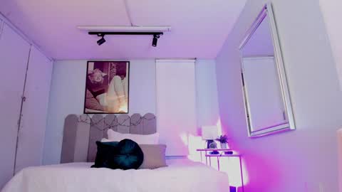 Snapshot of laady_brownn chatting on 12-31-24, 02:36 Cris  online show from 12-31-24, 02:36