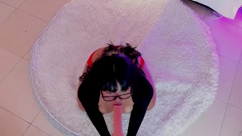 Snapshot of laady_brownn chatting on 12-31-24, 05:40 Cris  online show from 12-31-24, 05:40