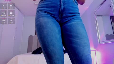 Snapshot of laady_brownn chatting on 01-29-25, 11:41 Cris  online show from 01-29-25, 11:41