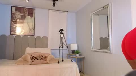 Snapshot of laady_brownn chatting on 02-13-25, 11:17 Cris  online show from 02-13-25, 11:17