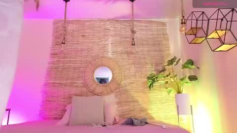 Snapshot of laady_brownn chatting on 02-22-25, 12:08 Cris  online show from 02-22-25, 12:08