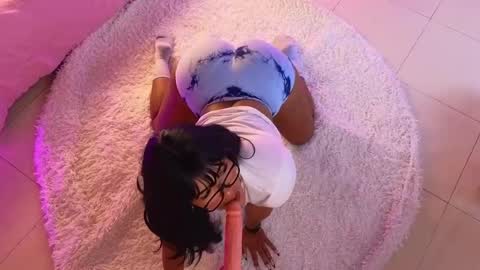 Snapshot of laady_brownn chatting on 02-22-25, 06:19 Cris  online show from 02-22-25, 06:19