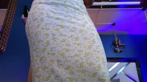 Snapshot of laady_brownn chatting on 09-25-25, 11:58 Cris  online show from 09-25-25, 11:58