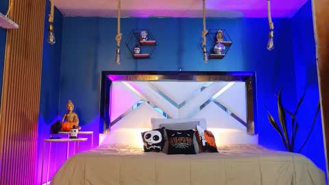 Snapshot of laady_brownn chatting on 10-03-25, 11:40 Cris  online show from 10-03-25, 11:40