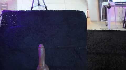 Snapshot of laady_brownn chatting on 10-04-25, 11:30 Cris  online show from 10-04-25, 11:30